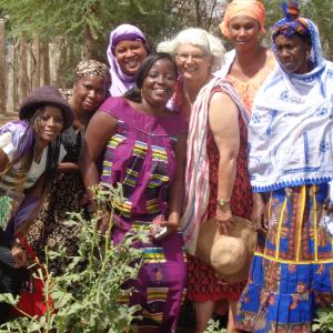 Frauen im Garten_NaturFreunde Kidira